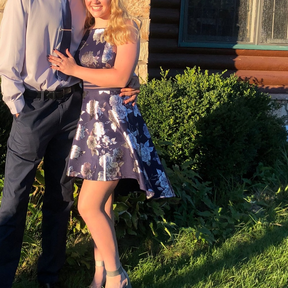 Worn once for homecoming, no use now